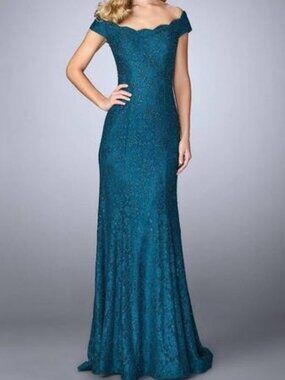 SALE NWT La Femme 24928 Off-Shoulder Lace Evening Dress Size 4